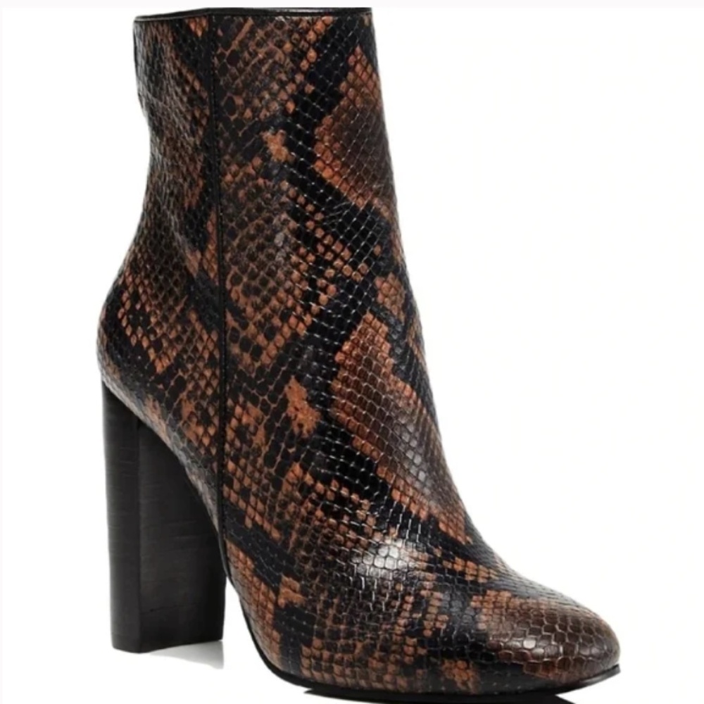 New Leather Snakeskin Boots size 7
